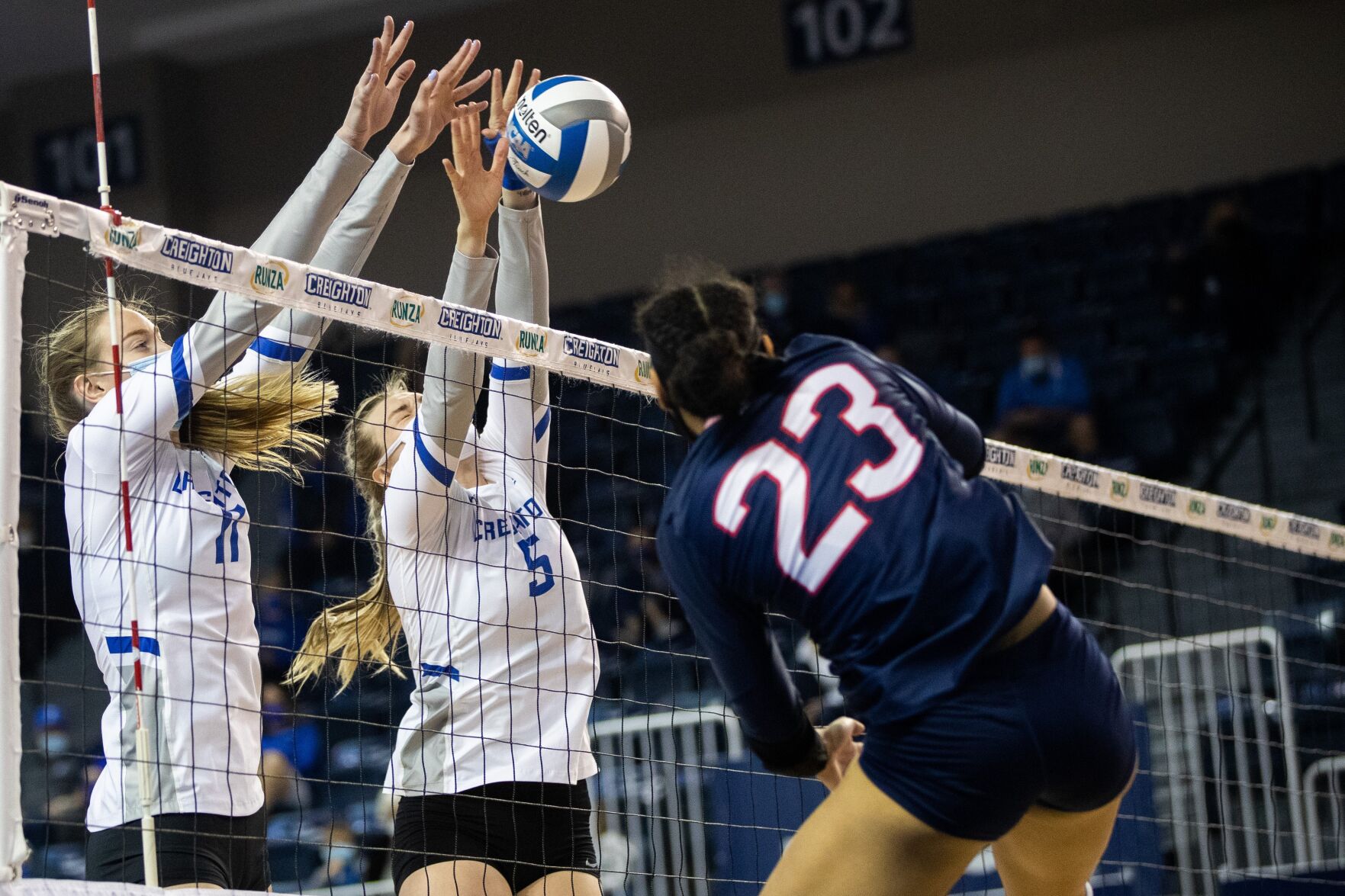 040321-owh-spo-cuvolley-ar09